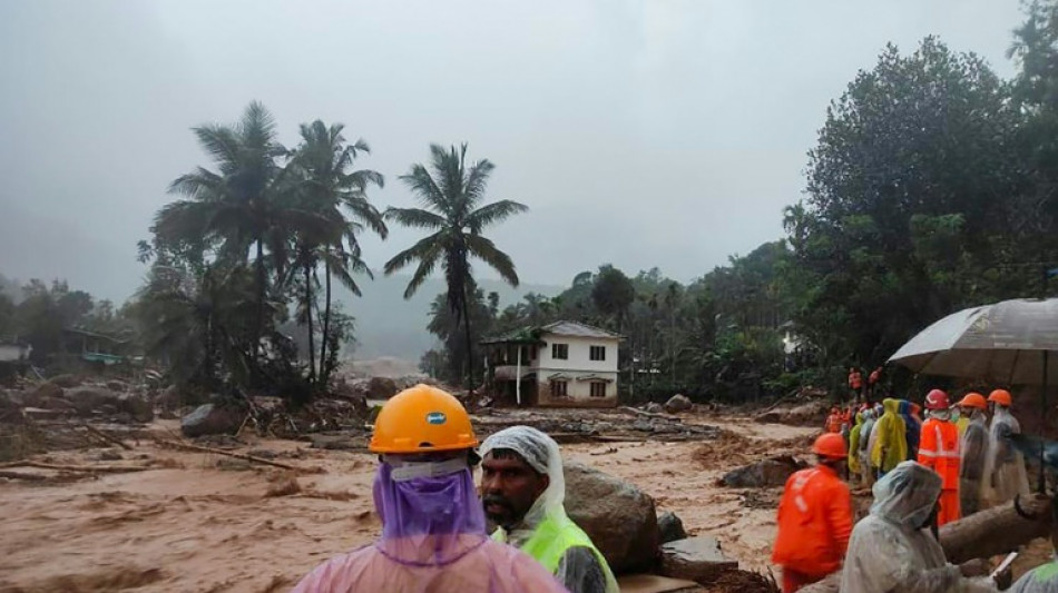 Quase 100 mortos por deslizamentos de terra na &Iacute;ndia