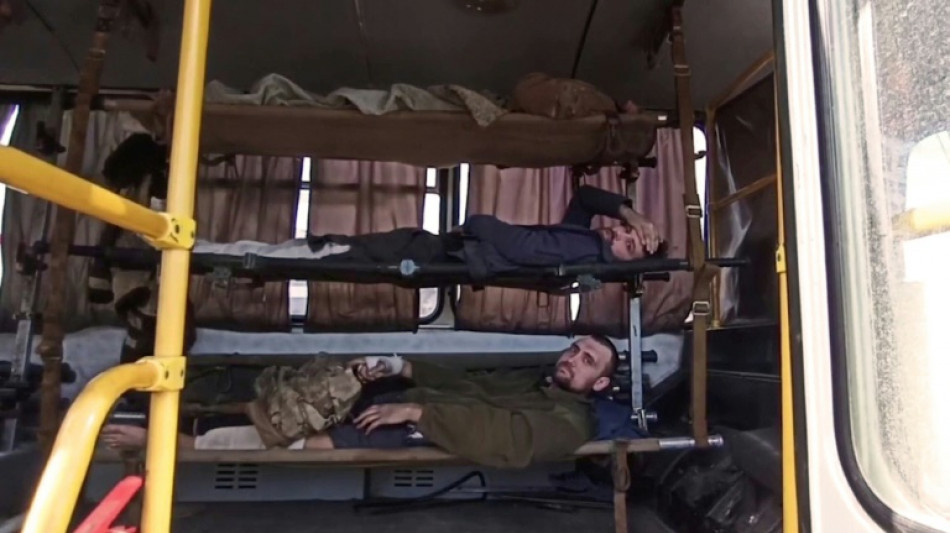 Ukrainische Soldaten nach Evakuierung aus Asow-Stahlwerk in russischer Gefangenschaft