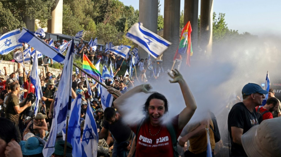 Pol&ecirc;mica reforma judicial agrava crise em Israel
