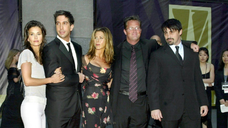 Jennifer Aniston et David Schwimmer rendent &agrave; leur tour hommage &agrave; Matthew Perry