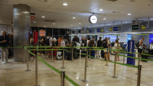 Israele vieta l'ingresso al sindaco di Barcellona