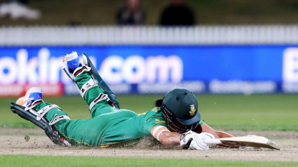 New Zealand on the ropes as South Africa eye World Cup semis