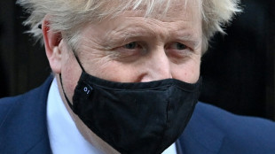 Boris Johnson, debilitado ante la rebelión en sus filas