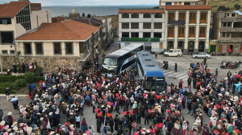 Cientos viajan de nuevo a Lima para retomar las protestas contra el gobierno de Per&uacute;