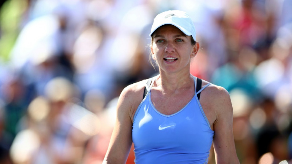 Simona Halep critica diferen&ccedil;a de tratamento ap&oacute;s suspens&atilde;o branda de Iga Swiatek