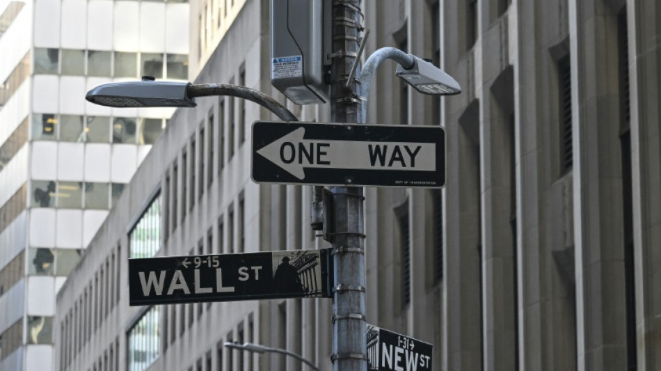 Wall Street sufre fuerte ca&iacute;a por temores de recesi&oacute;n y declaraciones de Trump