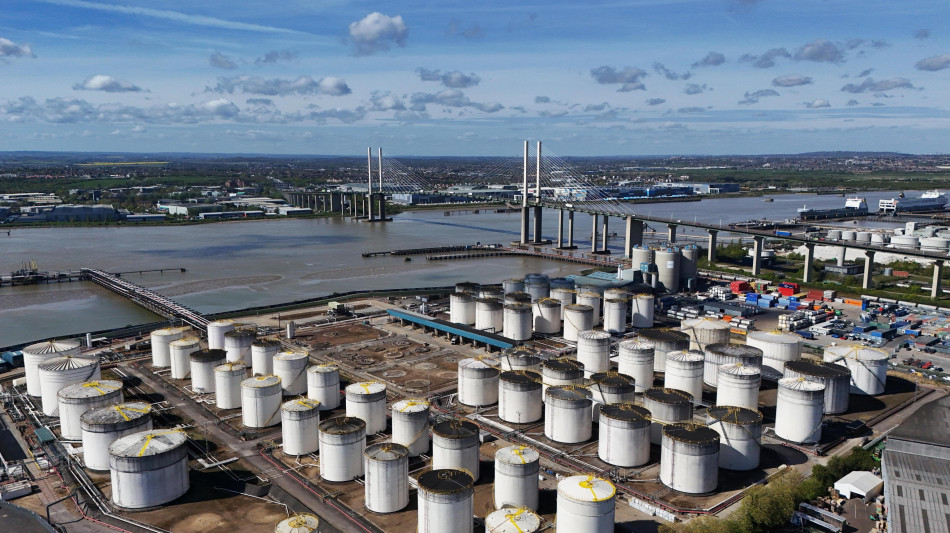 Petrolio in altalena, il Brent risale a 95,19 dollari