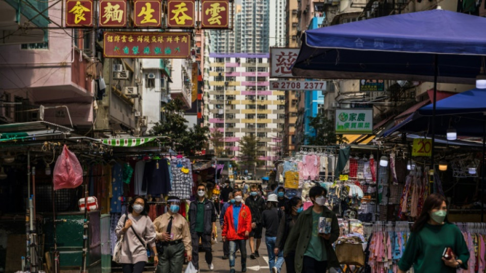 EEUU recomienda evitar los viajes a Hong Kong por las reglas contra el coronavirus