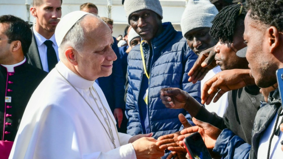 Pope urges migrants to integrate during Canary Islands visit