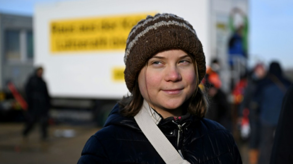 Greta Thunberg pide en Davos "presión pública masiva" para acabar con combustibles fósiles