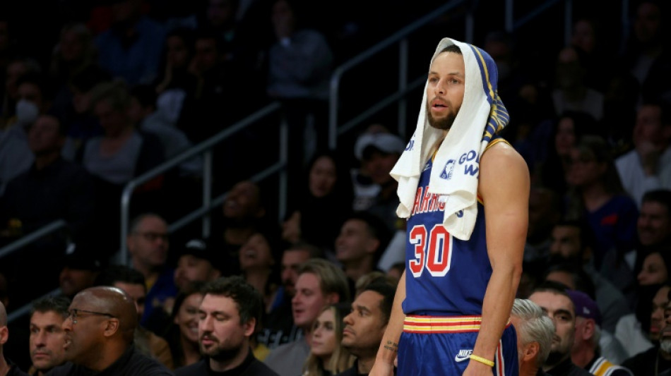 Warriors confirm Curry won't return before NBA playoffs