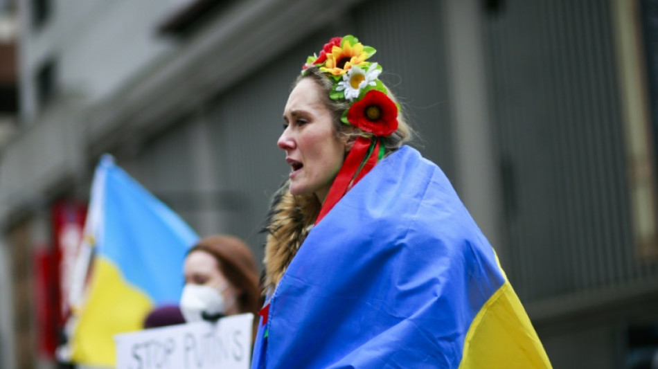 A travers le monde, la solidarité avec l'Ukraine se manifeste dans la rue