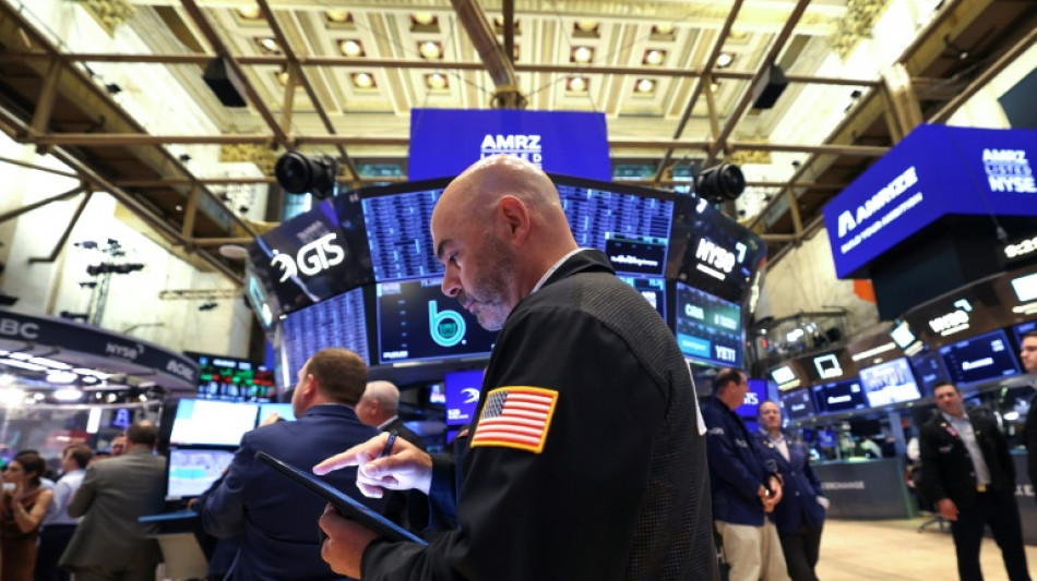Wall Street profite de la chute des prix du p&eacute;trole