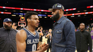 LeBron James afirma que fam&iacute;lia est&aacute; 'segura e saud&aacute;vel' ap&oacute;s parada card&iacute;aca do filho