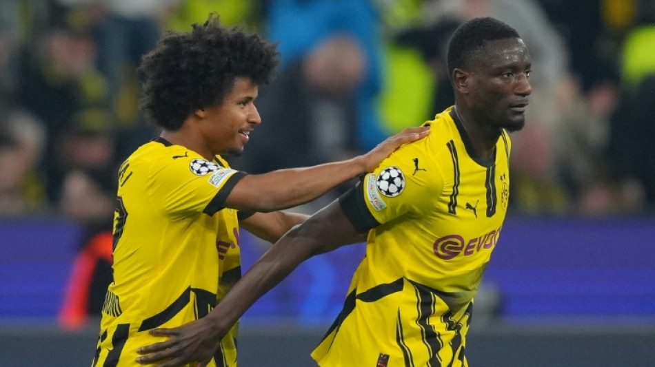 Bar&ccedil;a perde na visita ao Dortmund (3-1), mas vai &agrave;s semis da Champions