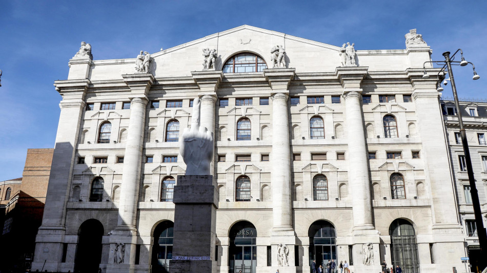 Borsa: Milano cresce (+0,5%) con l'Europa, debole Parigi