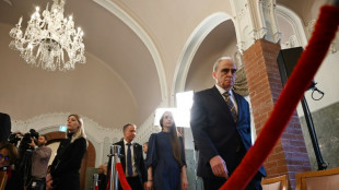 En recevant le Nobel de la paix, les laur&eacute;ats ukrainiens et russes d&eacute;noncent la guerre "folle" de Poutine