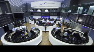 Borsa: l'Europa chiude debole con tregua e banche centrali