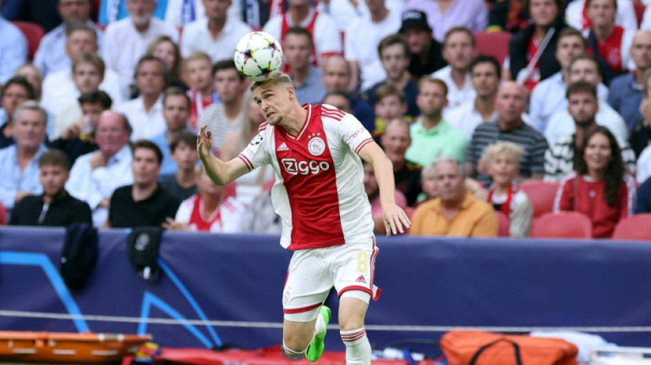 Van Gaal gives Ajax pair first call-ups ahead of World Cup