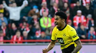 Dortmund e Leipzig vencem e mant&ecirc;m disputa acirrada por vaga na Champions