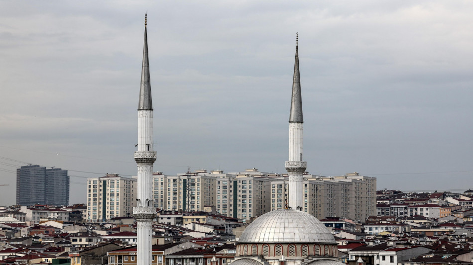 Forte terremoto 6.2 in mare a largo di Istanbul