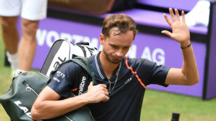 Medvedev cai nas quartas do ATP 500 de Halle; Zverev vai &agrave;s semis