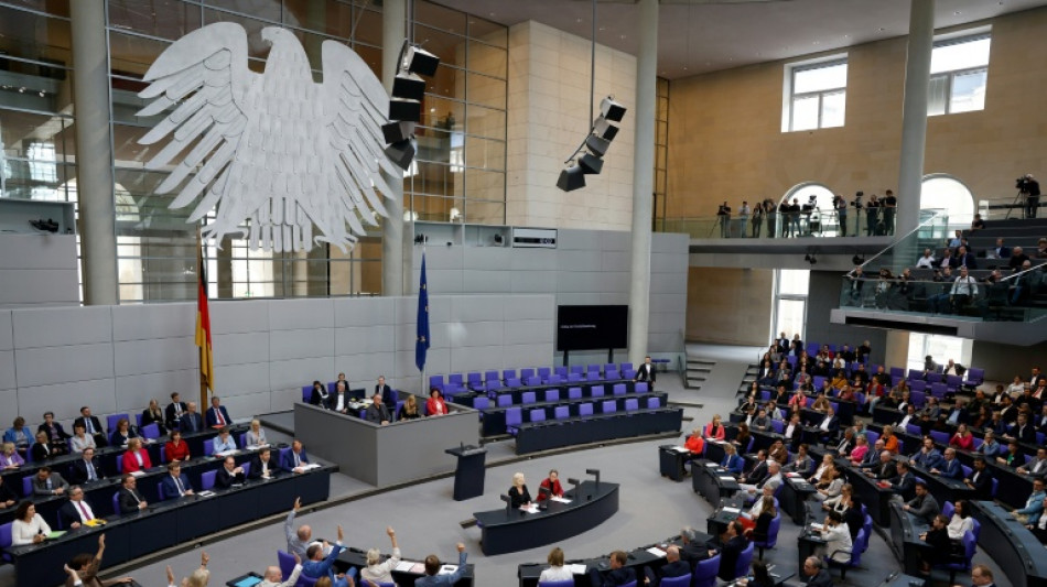 Merz spricht in Generaldebatte des Bundestages