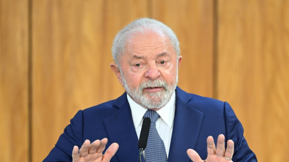 Lula rejeita visita &agrave; R&uacute;ssia em telefonema com Putin
