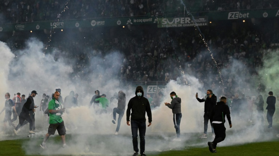 L1/L2: apr&egrave;s les heurts &agrave; Saint-Etienne, l'heure des sanctions