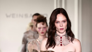 Semana de Moda de Paris inicia edi&ccedil;&atilde;o 'hist&oacute;rica'