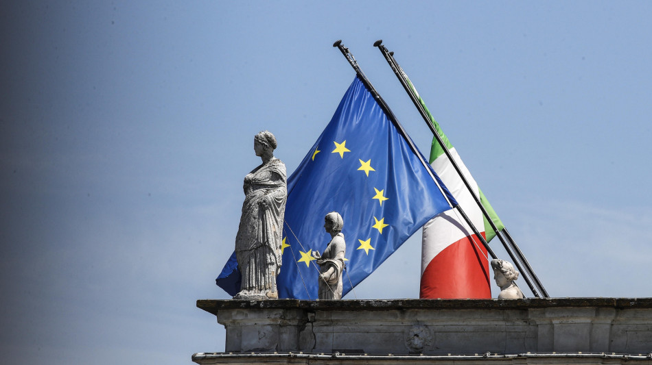 Fiducia consumatori Eurozona ad aprile ai minimi da 18 mesi