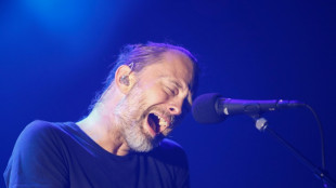 El l&iacute;der de Radiohead se enfrenta en Australia con un manifestante propalestino