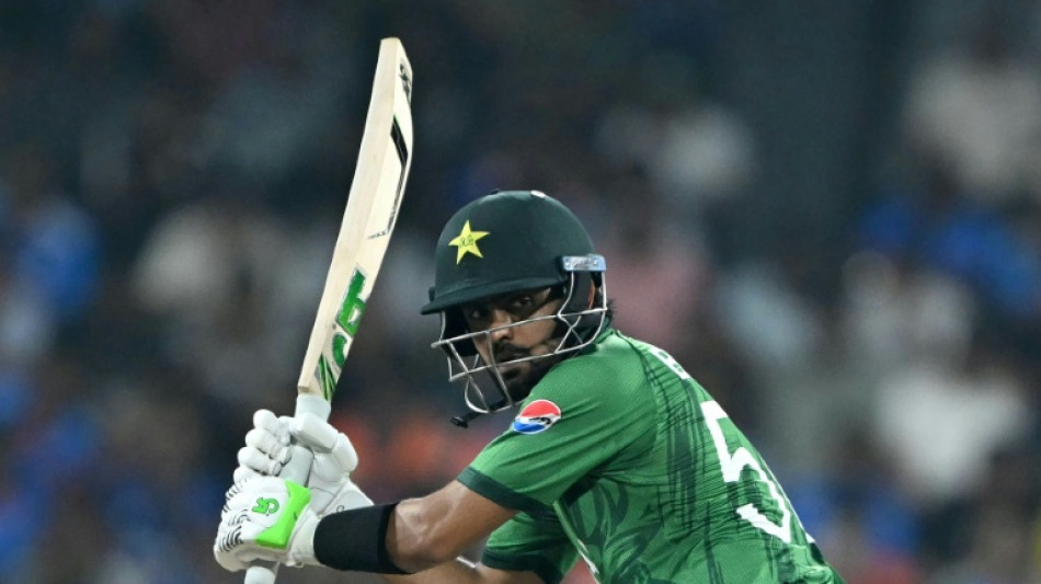 Azam dropped for scoring too slowly, says Pakistan coach Hesson 