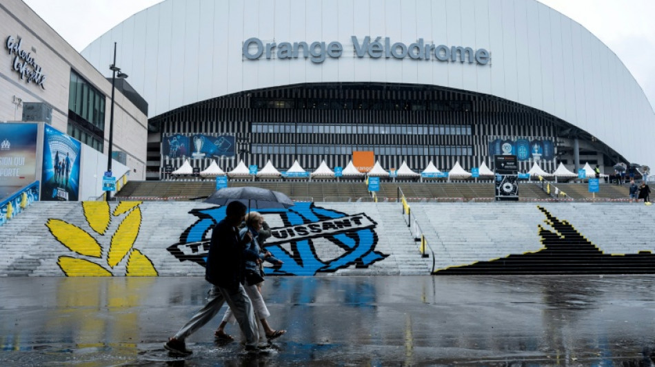 Ligue 1: le "classique" OM-PSG report&eacute; &agrave; lundi pour cause d'intemp&eacute;ries &agrave; Marseille