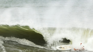 El huracán Erin inunda zonas costeras del este de EEUU