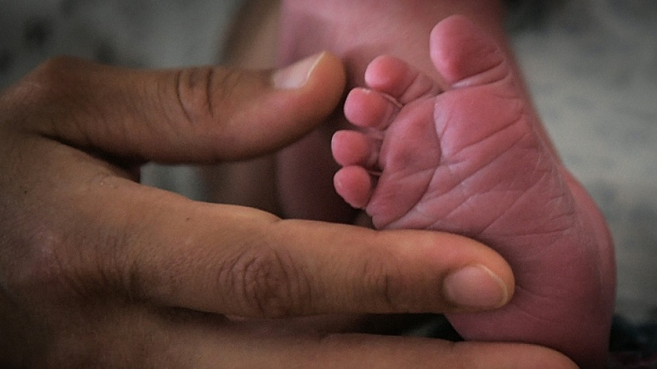 Una madre es detenida en España por la venta de su hija recién nacida