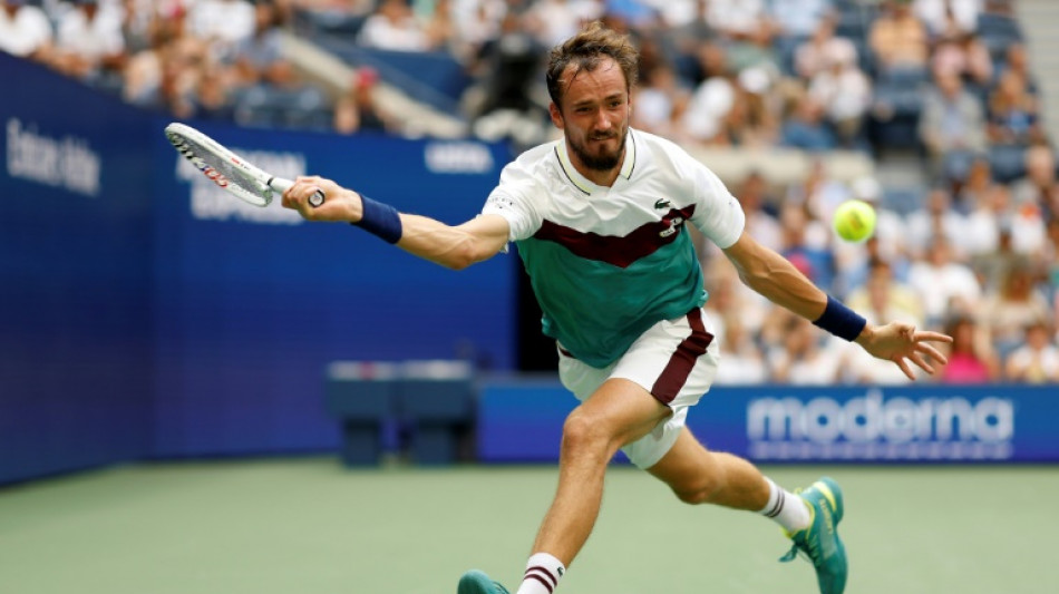 Sob forte calor, Medvedev vence Rublev e vai &agrave;s semifinais do US Open