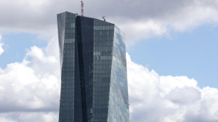 Economisti, la Bce verso due rialzi dei tassi quest'anno, inflazione rivista al rialzo