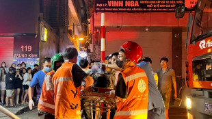 Inc&ecirc;ndio em pr&eacute;dio residencial deixa 14 mortos em Han&oacute;i