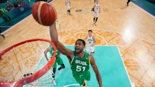 Brasil vence Jap&atilde;o e mant&eacute;m chances de classifica&ccedil;&atilde;o no basquete masculino em Paris