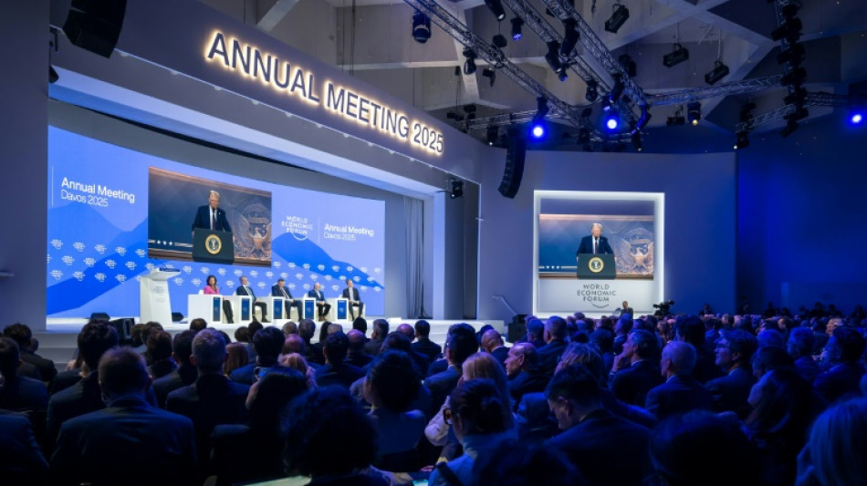 Trump dice a empresarios reunidos en Davos: "vengan a producir en EEUU" o "tendr&aacute;n que pagar aranceles" 