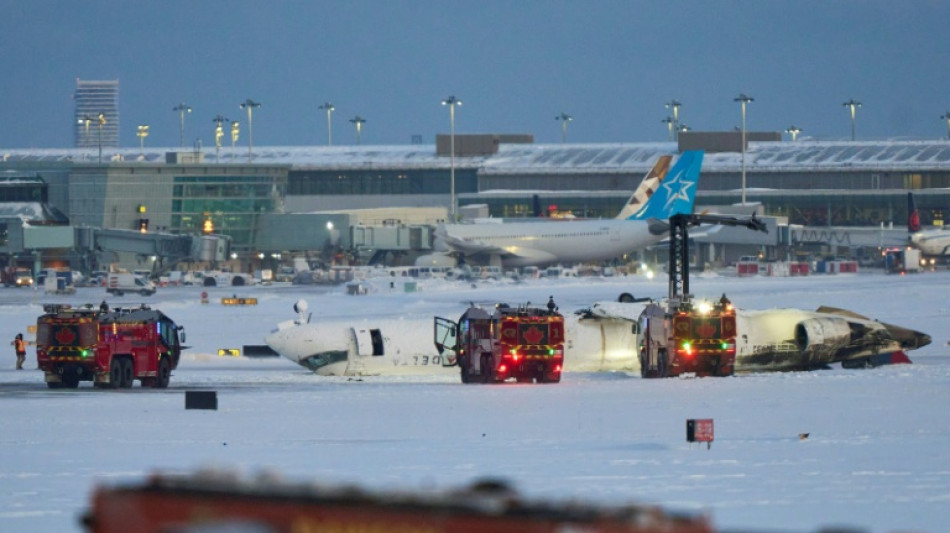 Acidente a&eacute;reo deixa 18 feridos em Toronto