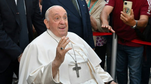 Papa Francisco recebe alta nove dias após cirurgia no intestino