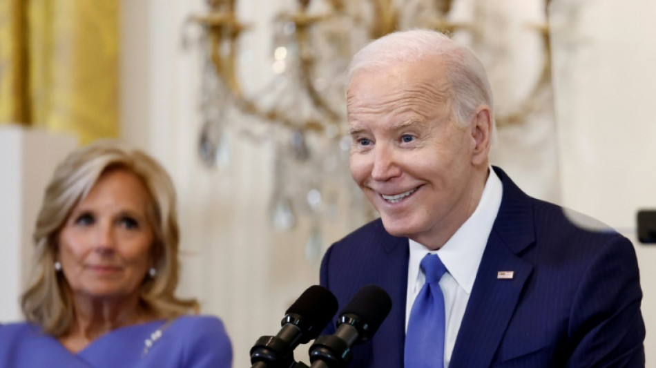 Biden firma orden para promover la investigaci&oacute;n sobre la salud de las mujeres
