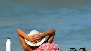 "Préparer" sa peau au soleil : de nombreuses idées fausses et des risques