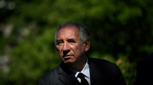 Frankreichs Premier Bayrou &uuml;bersteht erneut Misstrauensvotum