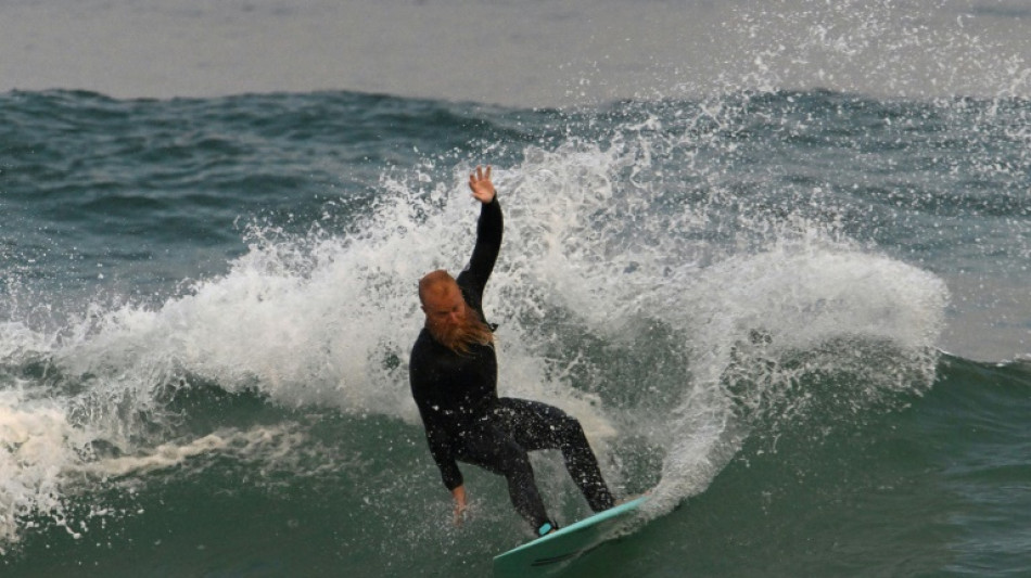 Australier stellt neuen Weltrekord im Dauersurfen auf
