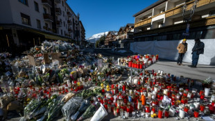 Autoridades su&iacute;&ccedil;as admitem falha em inspe&ccedil;&atilde;o de bar incendiado