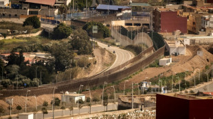 M&aacute;s de 100 heridos en primer salto multitudinario de la frontera desde deshielo Madrid-Rabat