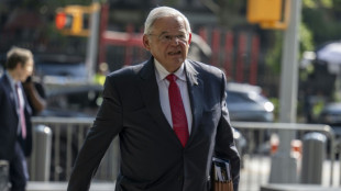 Ex-senador democrata Bob Men&eacute;ndez condenado a 11 anos de pris&atilde;o por corrup&ccedil;&atilde;o nos EUA